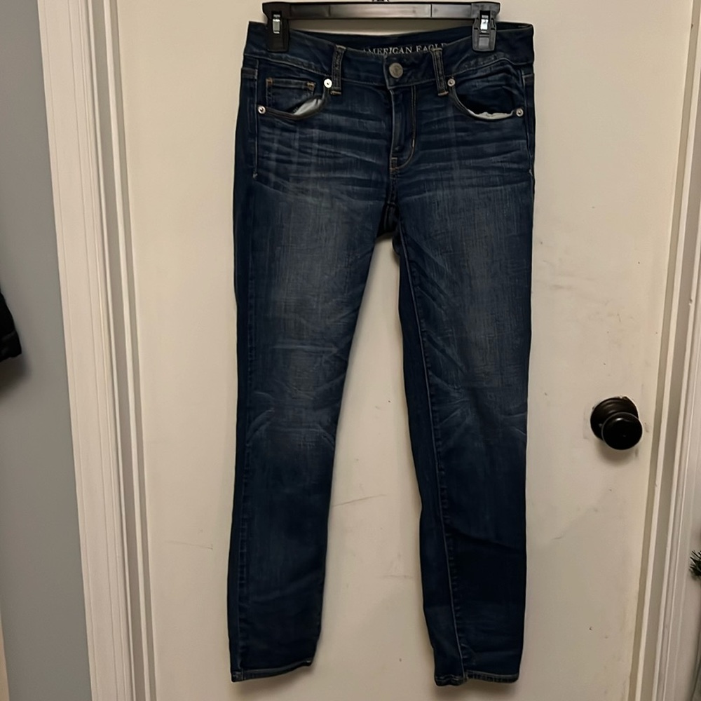 American Eagle  outfitters women’s skinny jeans size 4 short.